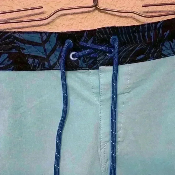 Oakley blue Men’s swim trunks sz S beach vacation resort wear swim suit shorts - Picture 3 of 7